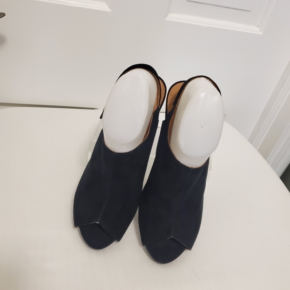 NWOB L'Amour Des Pieds "Idaline" Black Suede Peep Toe Wedge Heels Size 9.5 Chic - Picture 2 of 9